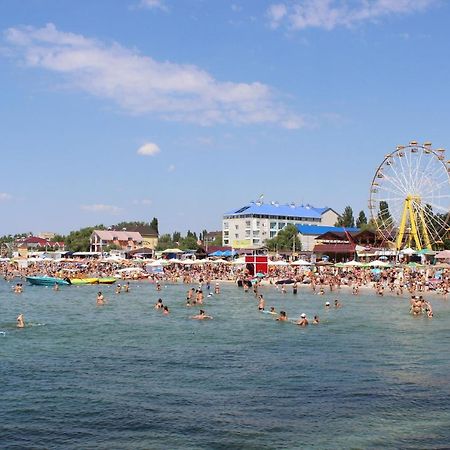 Hotel Lastochka Zaliznyi Port Esterno foto