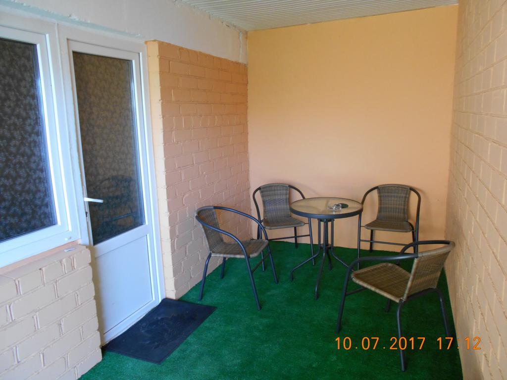 Hotel Lastochka Zaliznyi Port Esterno foto