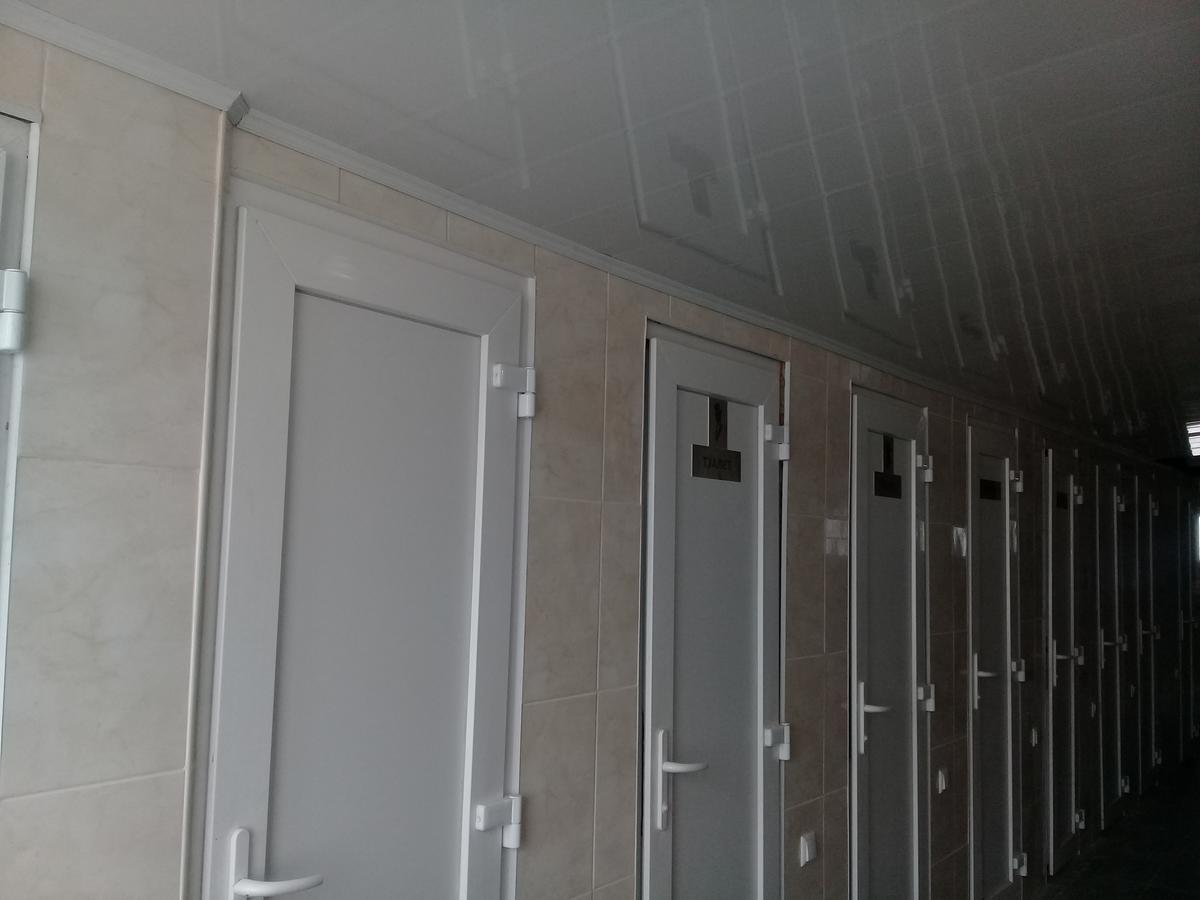 Hotel Lastochka Zaliznyi Port Esterno foto