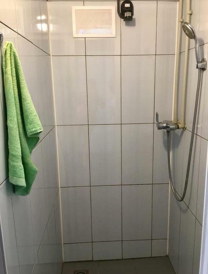 Hotel Lastochka Zaliznyi Port Esterno foto